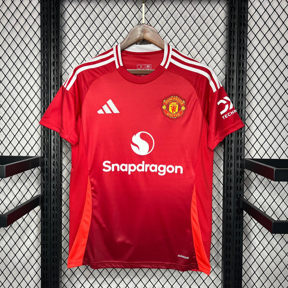 Red manchester united jersey deals